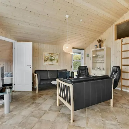 3 Bedroom Cozy In Holiday home Hemmet