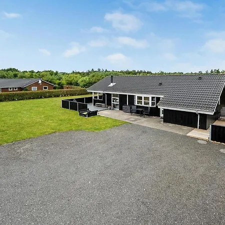 3 Bedroom Cozy In Holiday home *