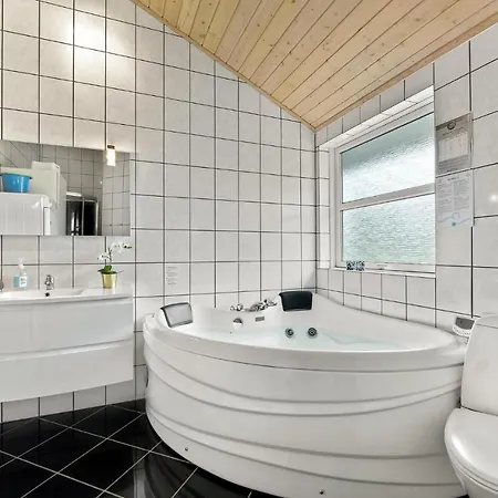 3 Bedroom Cozy In Сasa de vacaciones