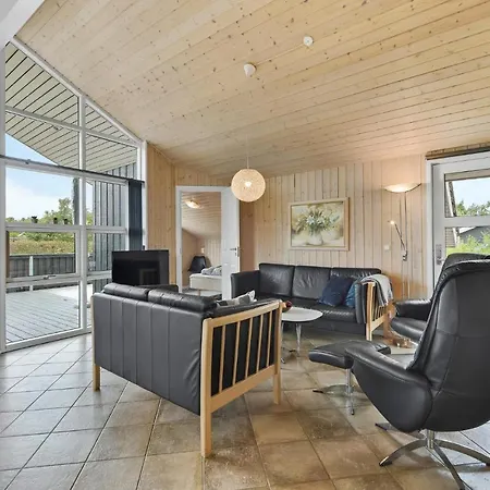 3 Bedroom Cozy In