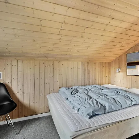3 Bedroom Cozy In Holiday home