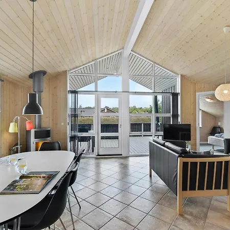 3 Bedroom Cozy In Сasa de vacaciones *